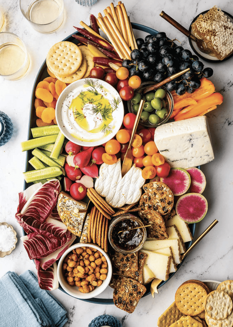 Tables & Spreads: A Go-To Guide for Beautiful Snacks, Intimate Gatherings, and Inviting Feasts